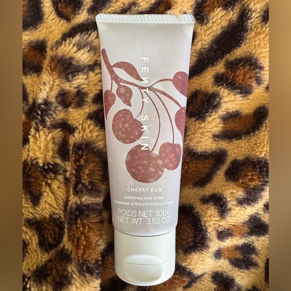 FENTY CHERRY DUB SUPERFINE DAILY CLEANSING FACE SCRUB